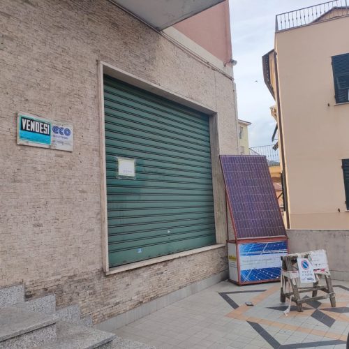 Locale commerciale Negozio in vendita a Imperia