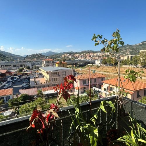 Appartamento in vendita a Imperia