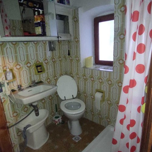 b0953264-312d-4feb-92c8-63b51b10e53b