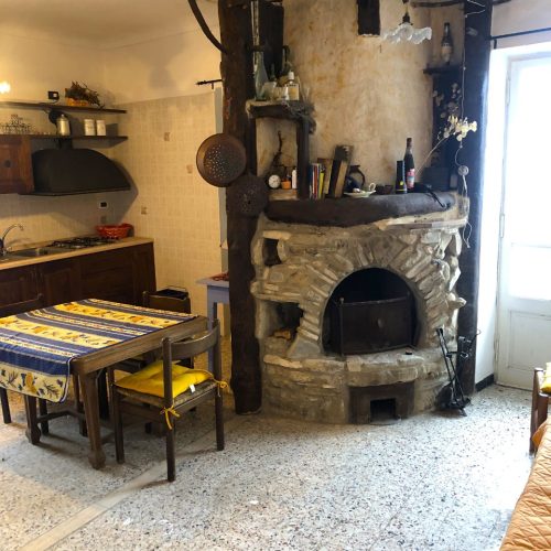 Unifamiliare Semindipendente in vendita a Bajardo