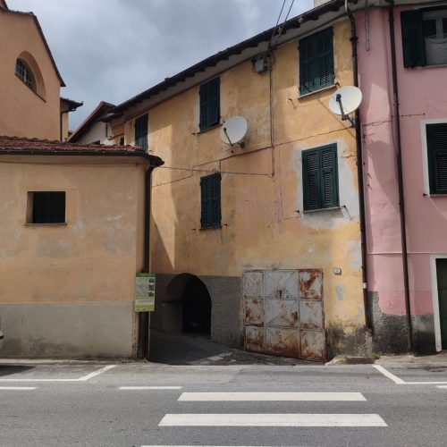 Rustico-Casolare-Cascina in vendita a Borgomaro